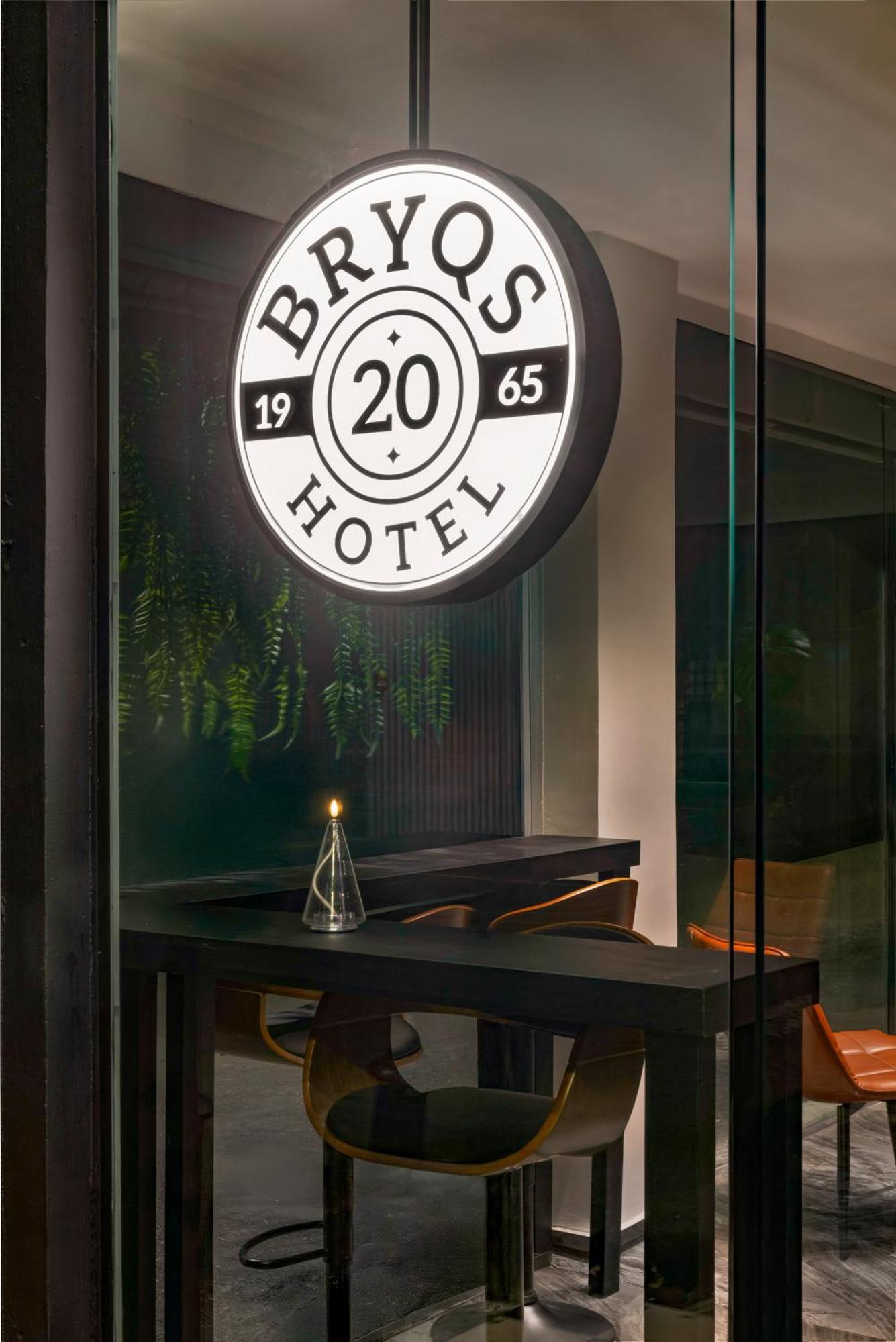 Bryqs Hotel