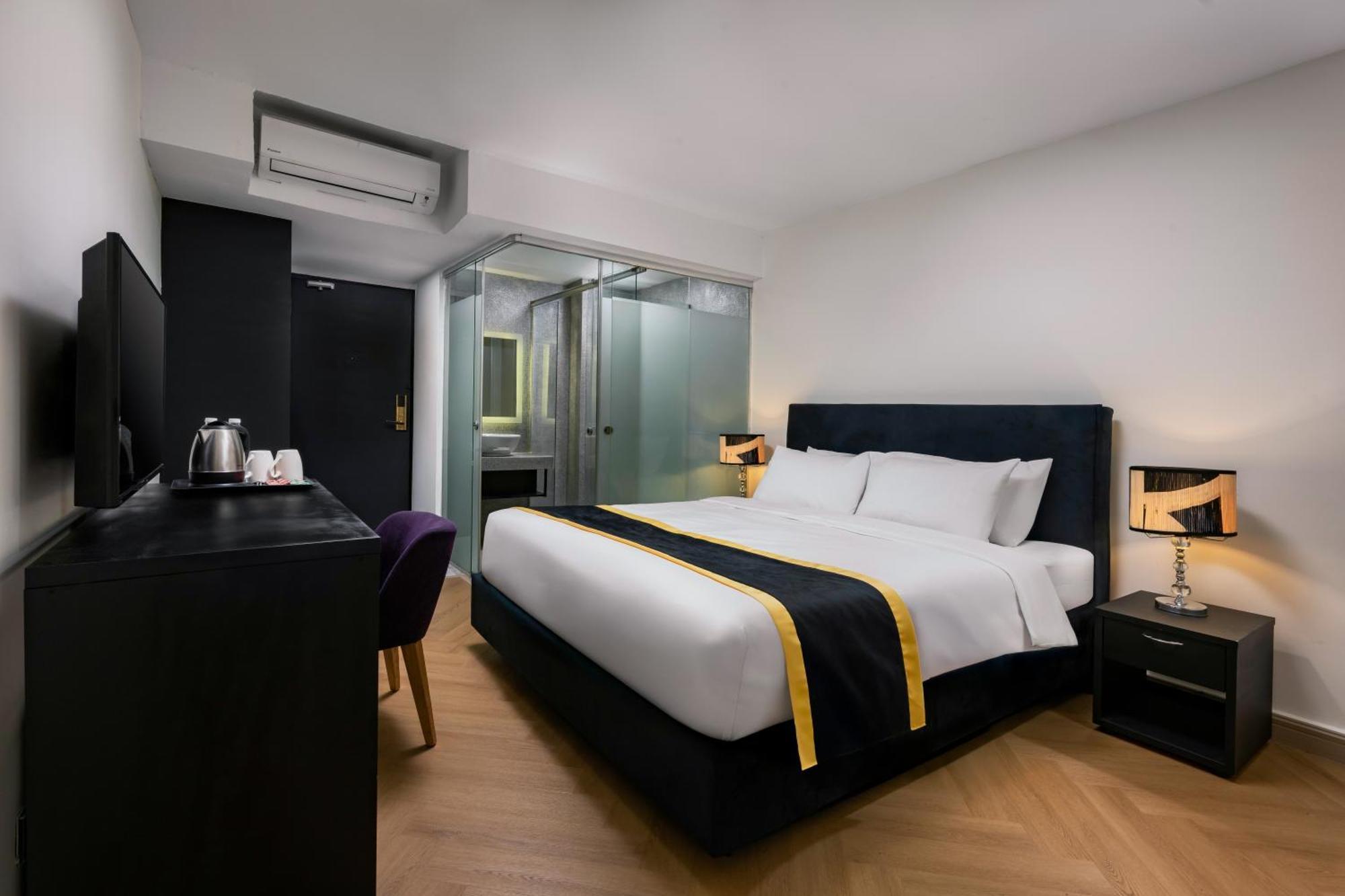 Bryqs Hotel Hotel