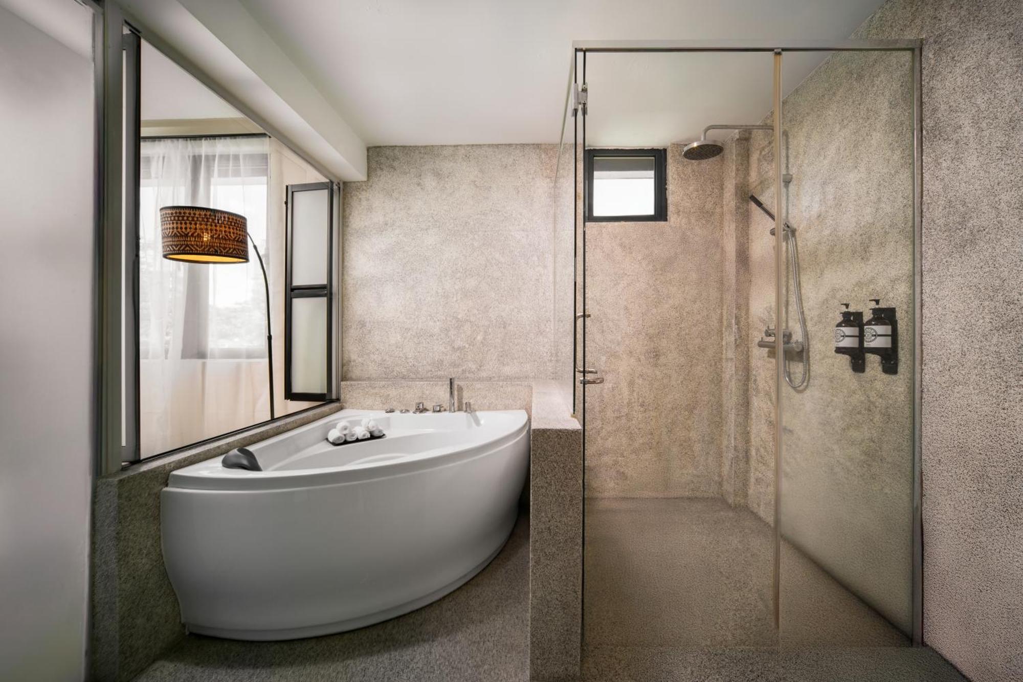 Bryqs Hotel 3*