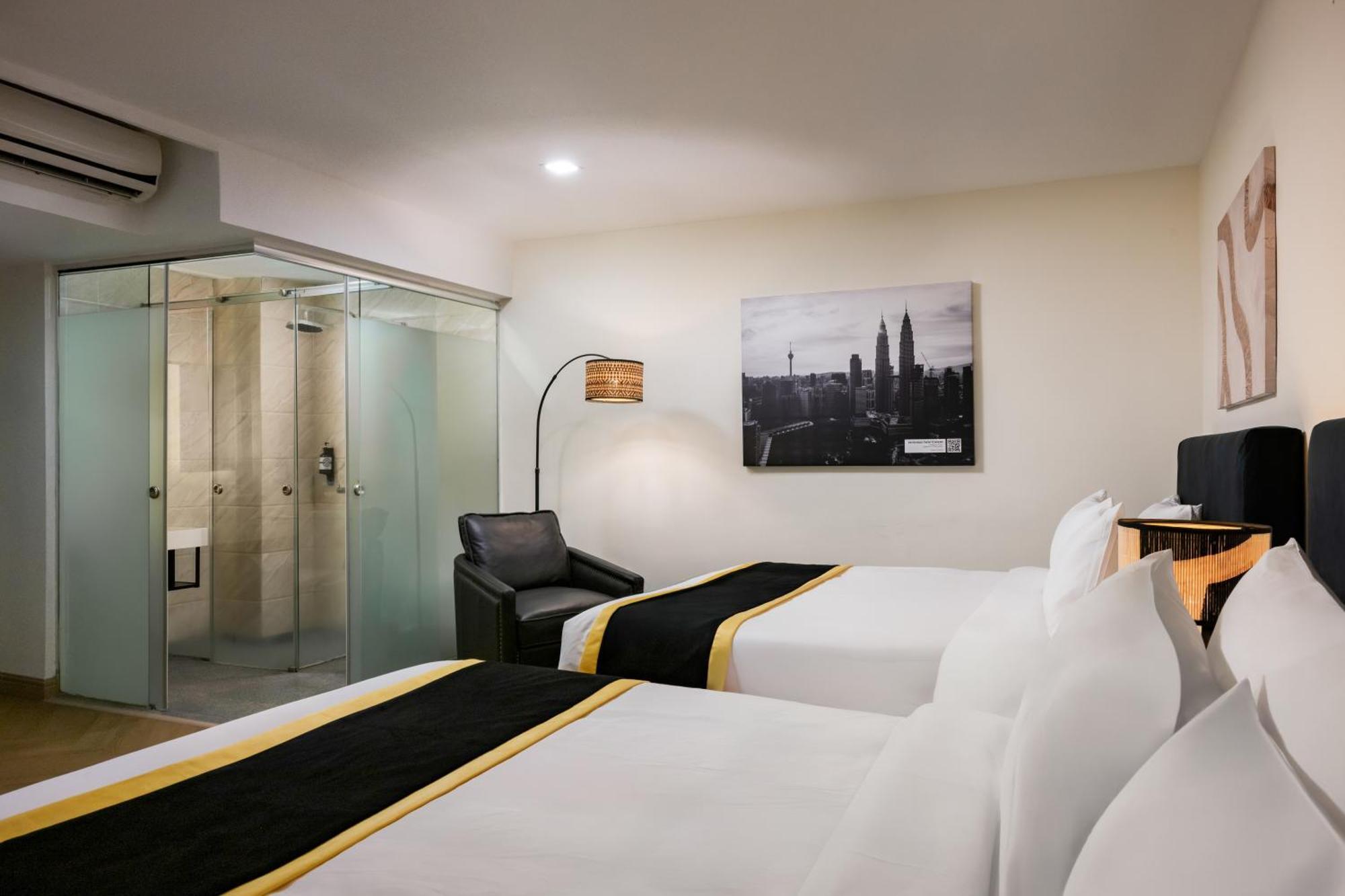 Hotel Bryqs Hotel 3*