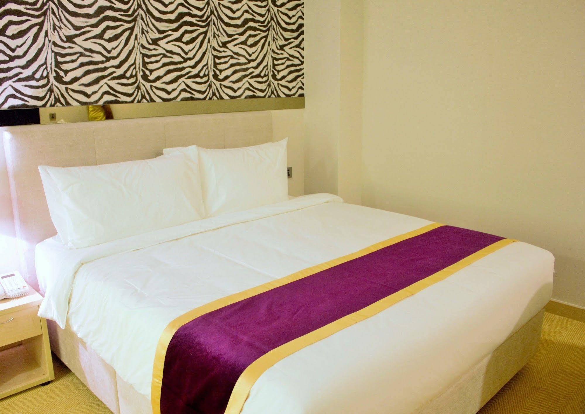 Bryqs Hotel Hotel